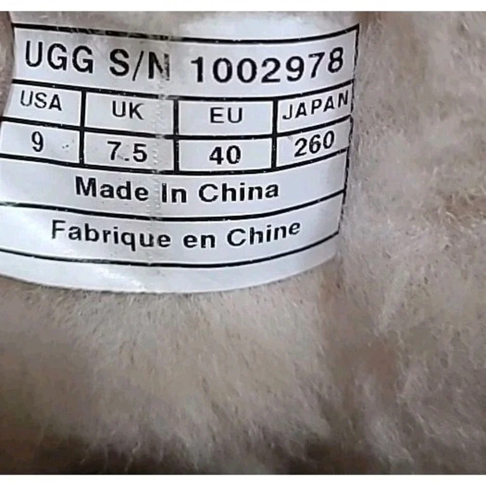 Ugg 1002978 Australia Womens 9 US Classic Short Sequin Boots Purple Silver RARE